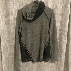 Medium Kuhl cowl neck sweater